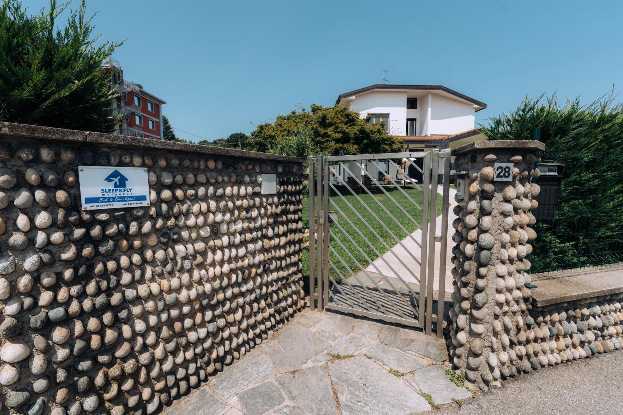 Sleep & Fly Malpensa Bed and Breakfast Case Nuove  Exteriör bild